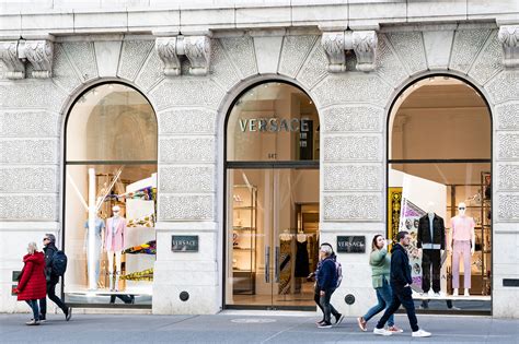 Versace becomes the latest company to ditch Fifth 